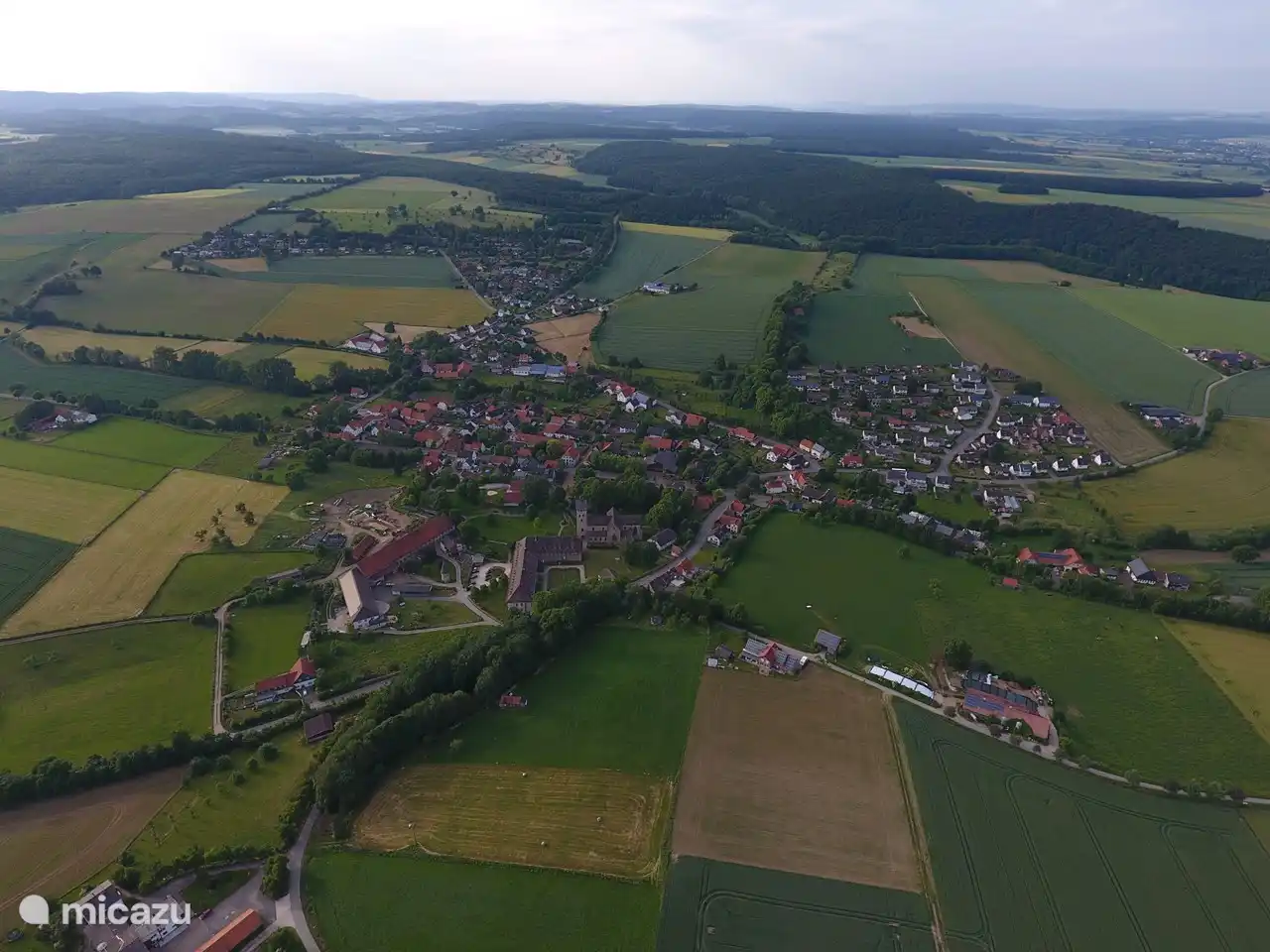Gehrden van bovenaf.