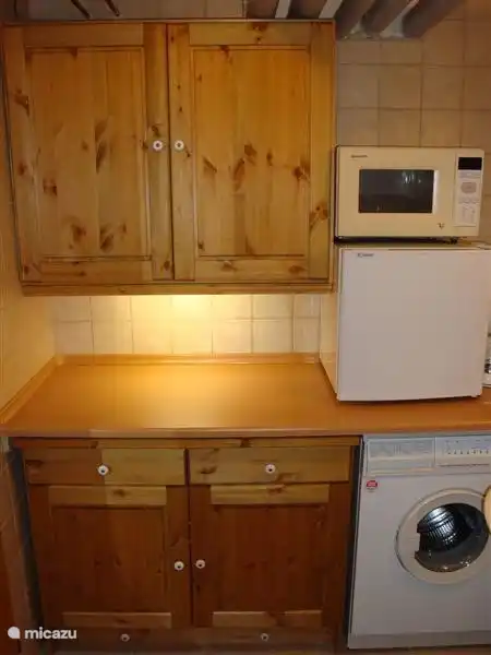 Guesthouse Küche mit Mikrowelle, Kühlschrank, koffiezetapperaat, Wasserkocher
