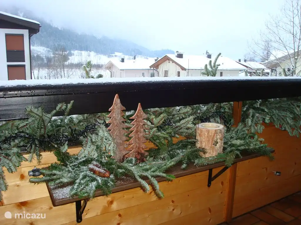 Balkon in kerstsfeer.