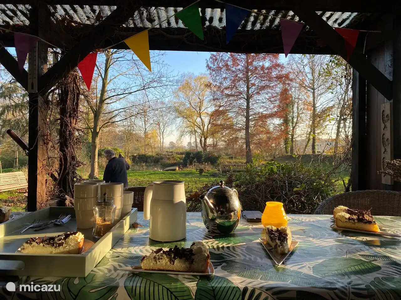 Reisflan auf der Veranda. Was will ein Mann mehr?