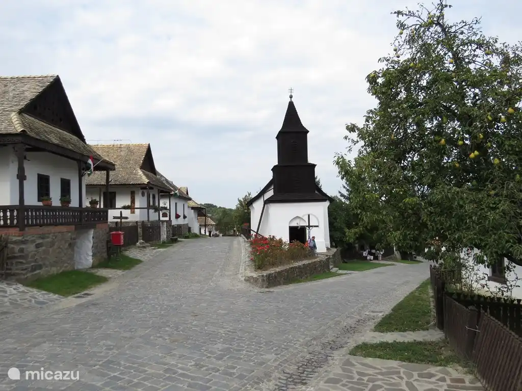 Hollokö, Dorf, das unberührt geblieben ist