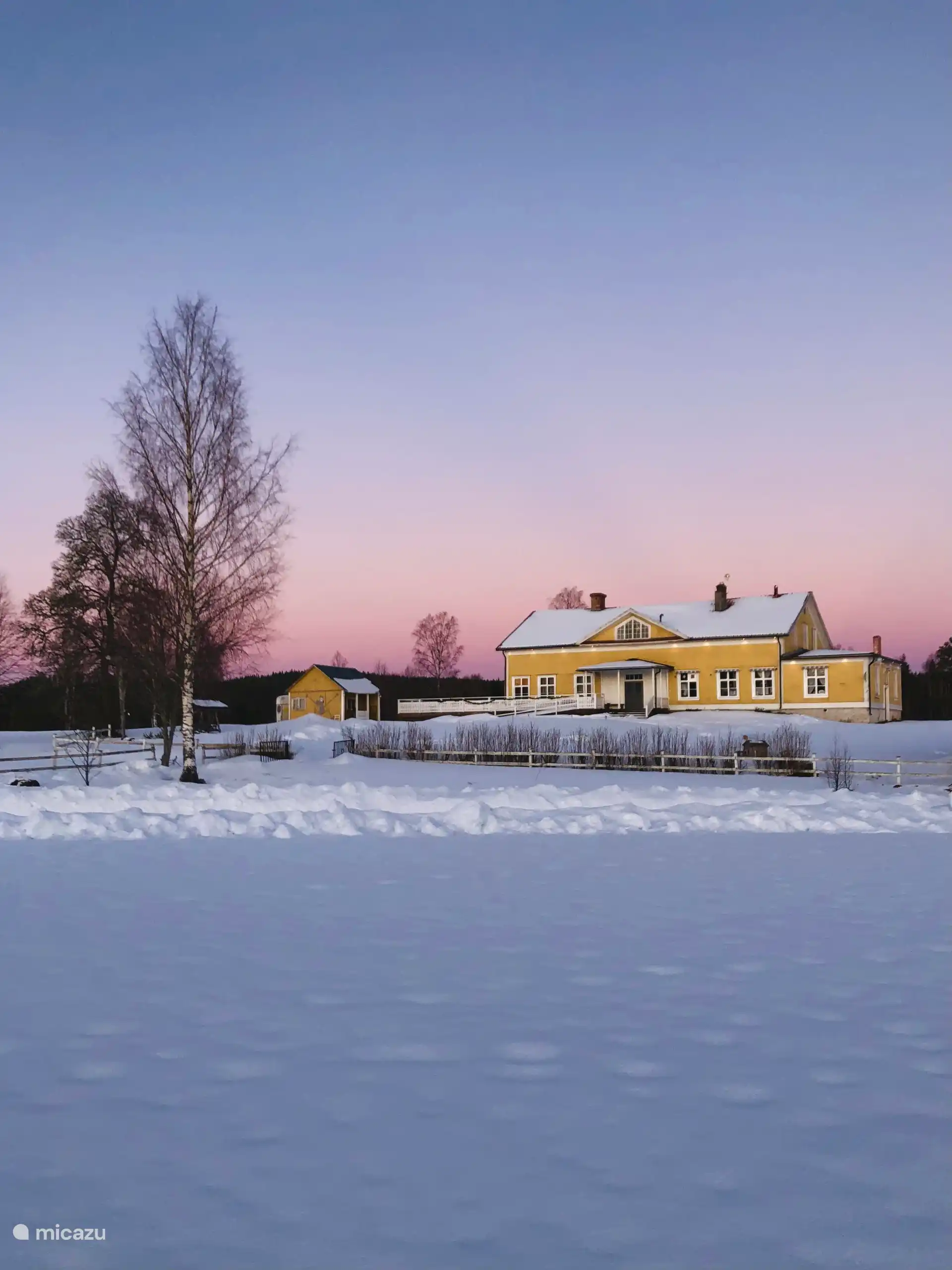 Lindesnäs Herrgård für einfache, leckere Mahlzeiten, Getränke und Eis.