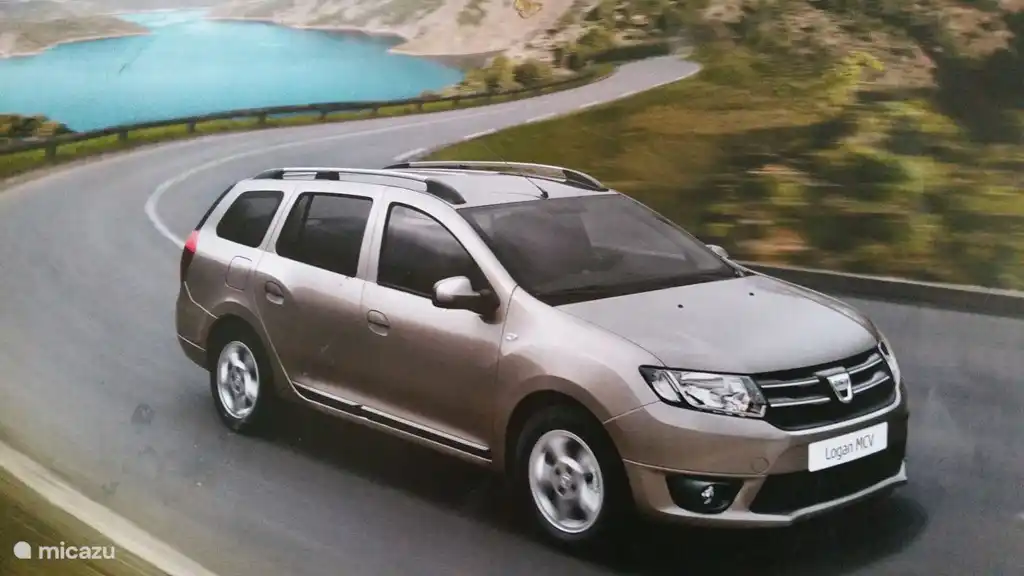 Unser neues Auto, ein Dacia Logan MCV, wartet am Flughafen auf Sie, also kein Warten und sofort Ihren Urlaub feiern und in einem brandneuen Auto mit eingebauter Touchscreen-Navigation losfahren, das Sie im Handumdrehen zu Ihrer Urlaubsadresse bringt .