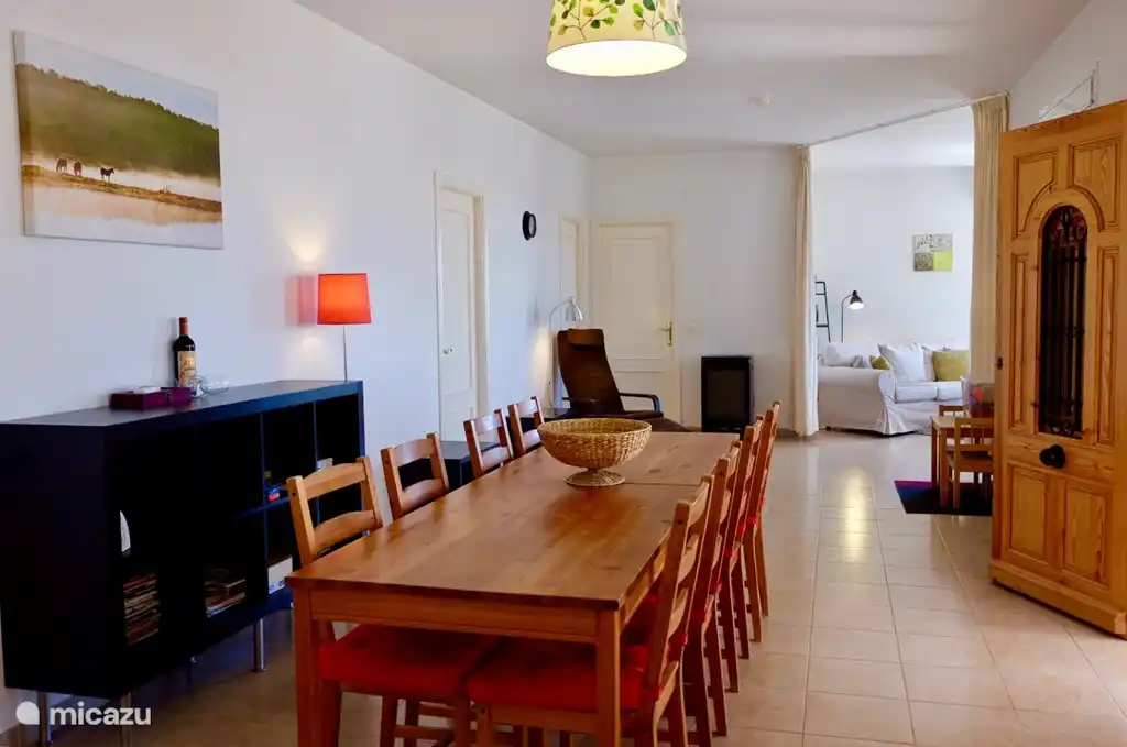 Eethoek naast de keuken