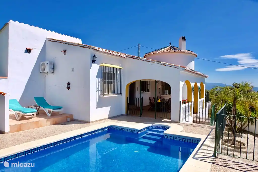 Links een beschut terras 