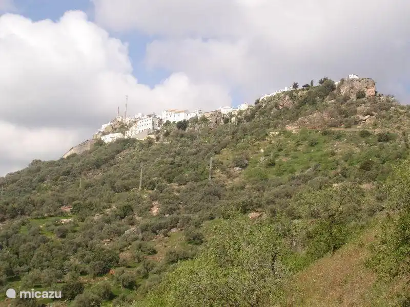 Comares ist wunderschön gelegen, zu Fuß nur ein paar Minuten rijden/20 min