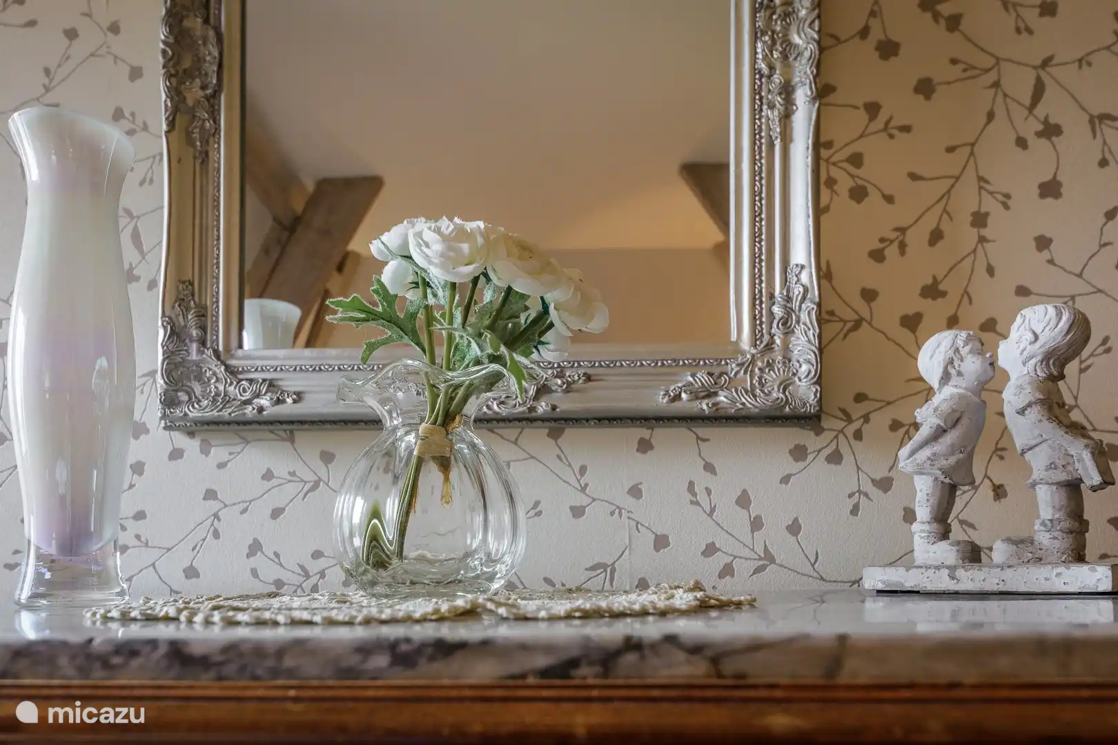 Sideboard mit Spiegel