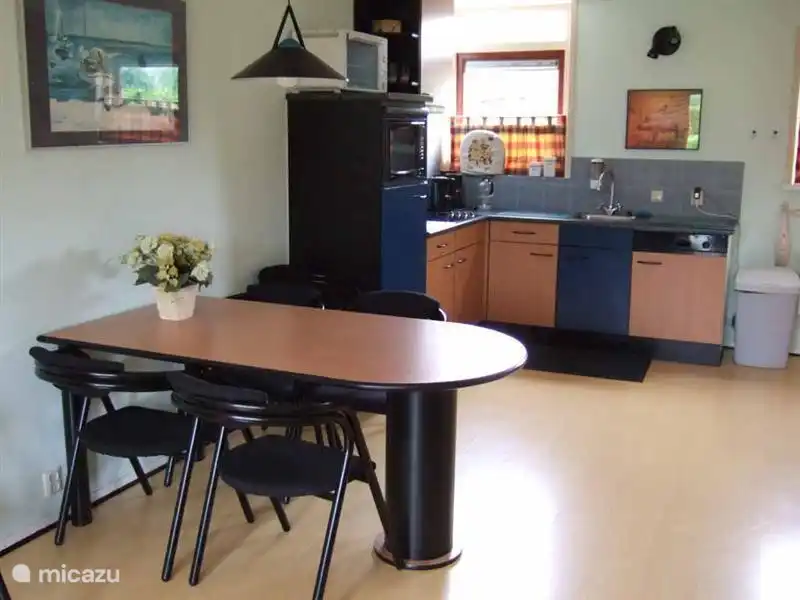 la cuisine avec tous les matériaux pour les passionnés de cuisine