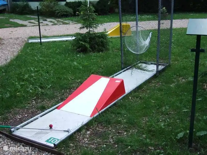 frapper une balle dans le parc