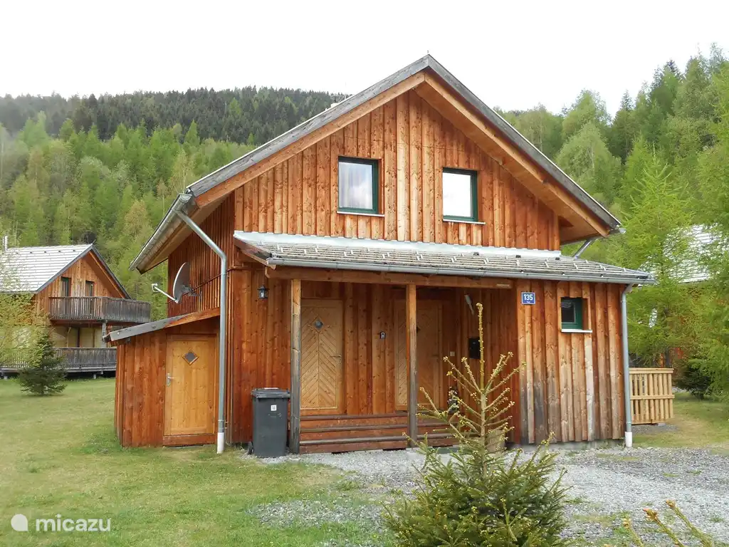 Mucho espacio de estacionamiento