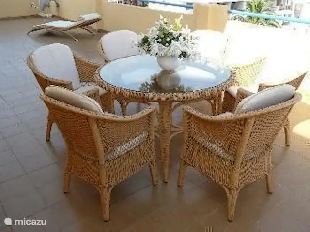 Cascades de la Marina | Espagne, Costa Blanca, Dénia - appartement Beau coin salon sur la terrasse ouverte. Merveilleusement ensoleillé et spacieux.