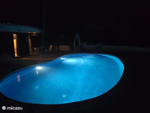 Villa Marlique huren in Portugal, Algarve, Carvoeiro - villa vernieuwd zwembad bij avond