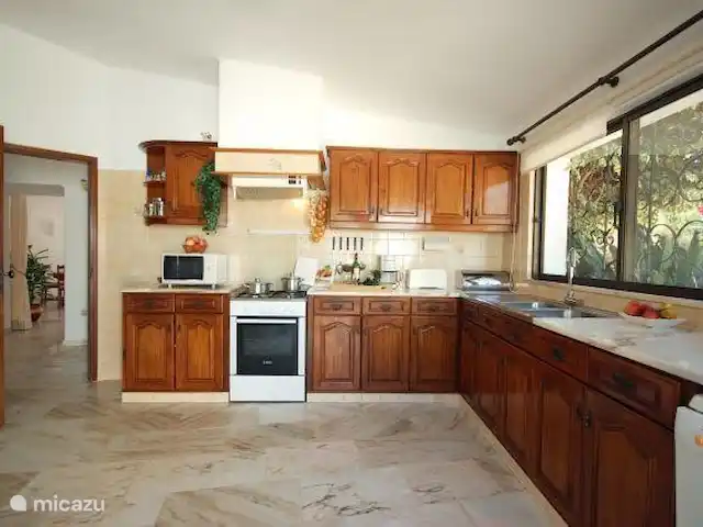Villa Marlique huren in Portugal, Algarve, Carvoeiro - villa Ruime keuken voorzien van alle benodigde apparatuur.