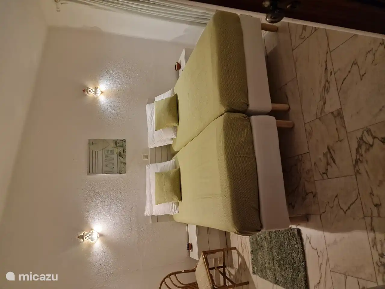 Schlafzimmer 2 
2 Einzelbetten zu je 90x200