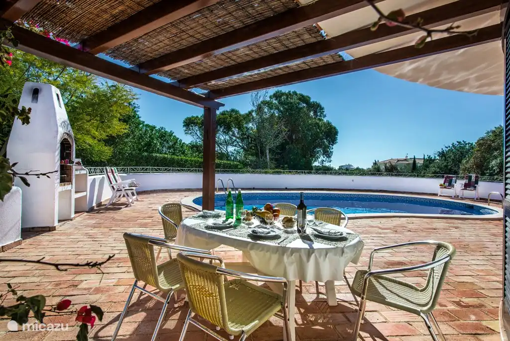 Überdachte Terrasse 