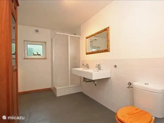Landhaus Wiesenrain | Allemagne, Eifel, Monschau - manoir / château Une de nos salles de bain