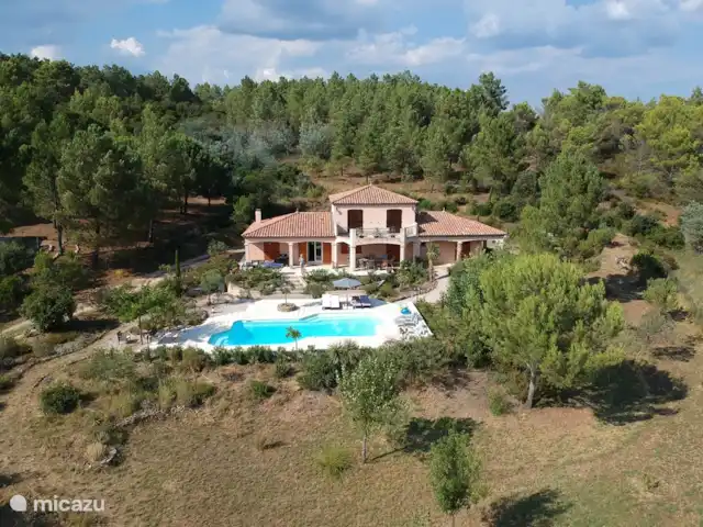 Villa La Vesença | France, Hérault, Prades-sur-Vernazobre - maison de vacances Enregistrement par drone de jour