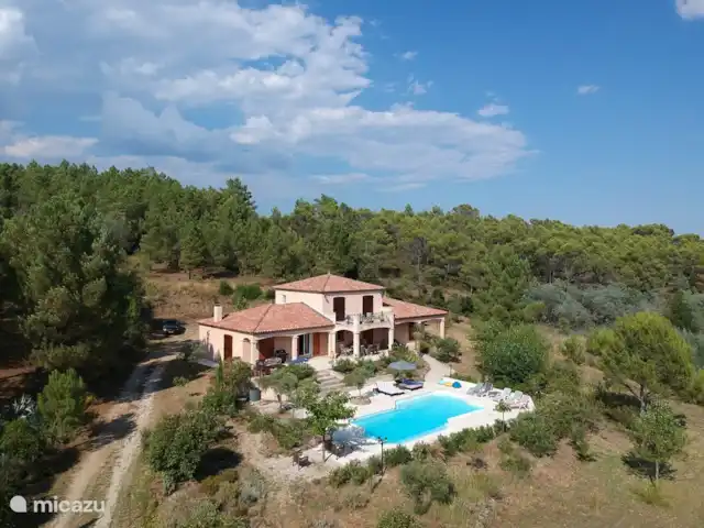 Villa La Vesença | France, Hérault, Prades-sur-Vernazobre - maison de vacances Enregistrement par drone de jour
