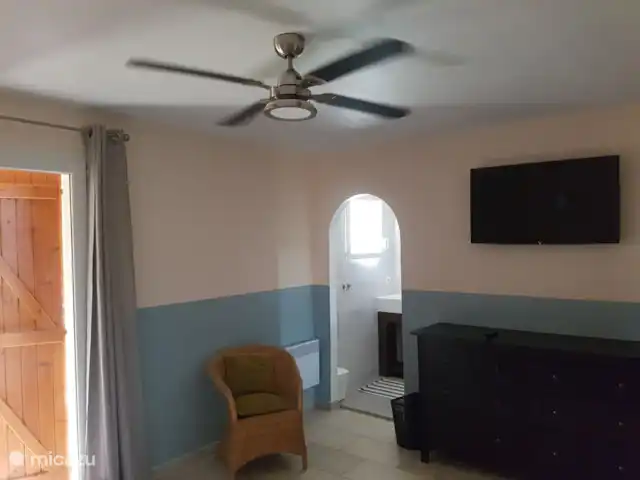 Villa La Vesença | France, Hérault, Prades-sur-Vernazobre - maison de vacances Chambre au rez-de-chaussée, dont deux avec douche et double vasque.