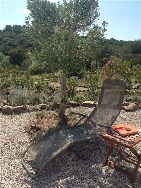 Een heerlijk luie stoel onder de Olijfboom...