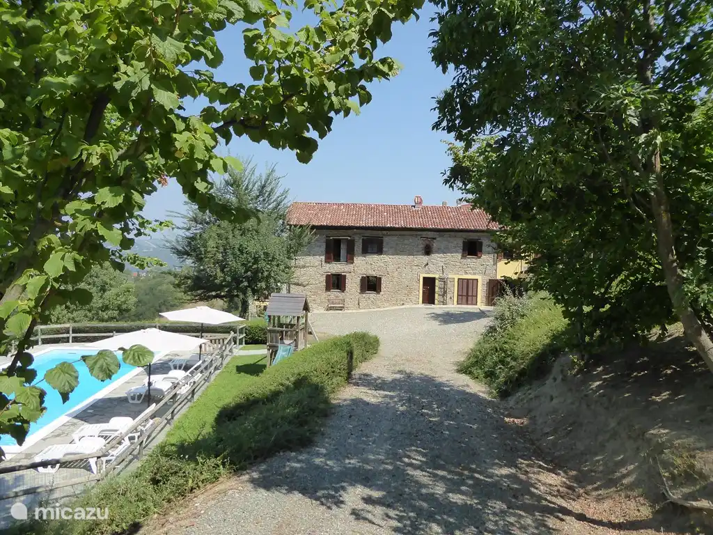 Boerderij casa tulipa rosa in cavatore, piëmont, italië huren ...