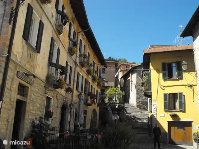 Casa Tulipano | Italie, Lac de Côme, Molina - maison de vacances place de l'église Molina avec boutique, bar et restaurant (1)