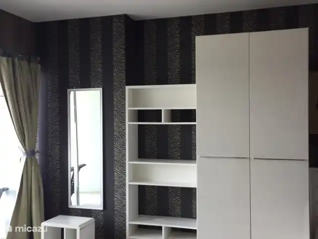 Appartement à Pattaya | Thaïlande, Côte orientale du golfe, Pattaya - studio miroir de garde-robe