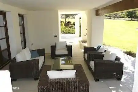 Vakantiehuis Spanje, Andalusië, Casares villa Villa Bermeja loungeterras overdekt
