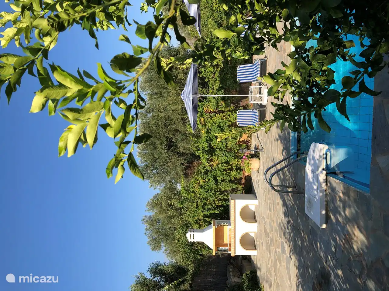 Grillen Sie Ihre eigenen Souflakis auf dem neuen Grill.