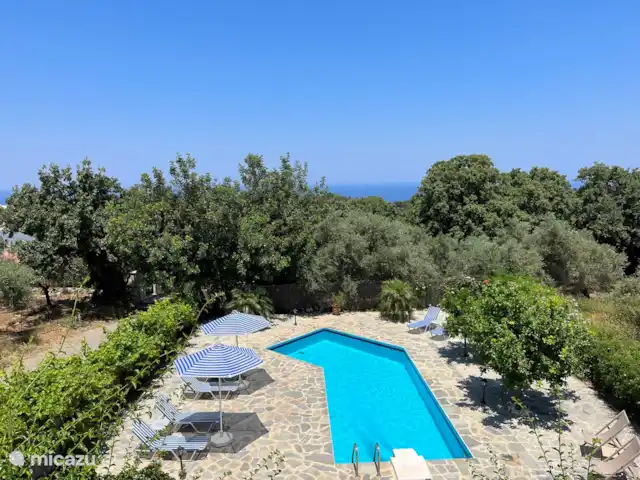 Location de Vacances Grèce, Crète, Rethymnon, villa - Villa Zeus Prinès Belle vue depuis le toit terrasse sur la mer et les Montagnes Blanches
