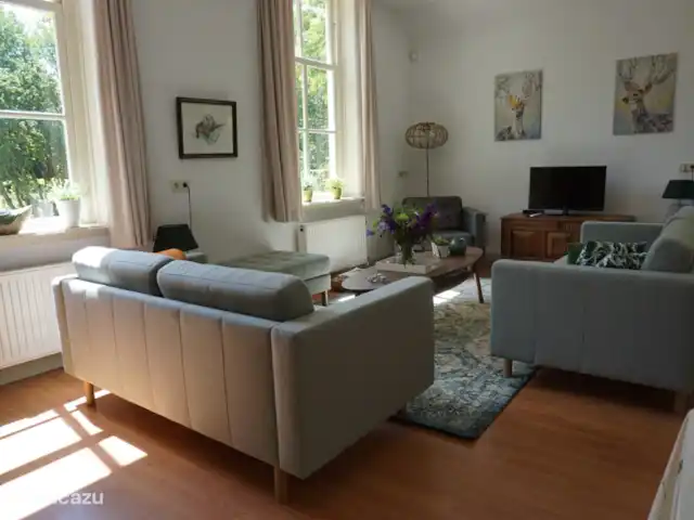 El Broekhof en Países Bajos, Güeldres, Klarenbeek - casa vacacional Sala de estar con televisión
