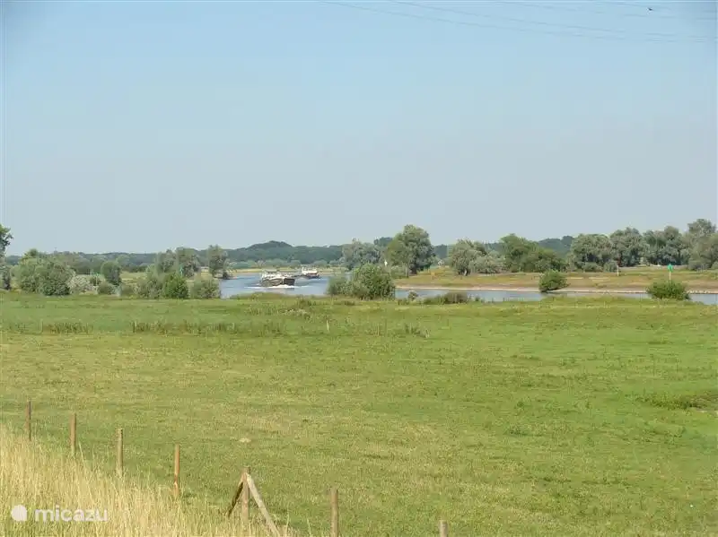 Die IJssel nahe Zutphen in Richtung Deventer gesehen. Nach Meinung vieler, der schönste Fluss IJssel in den Niederlanden.