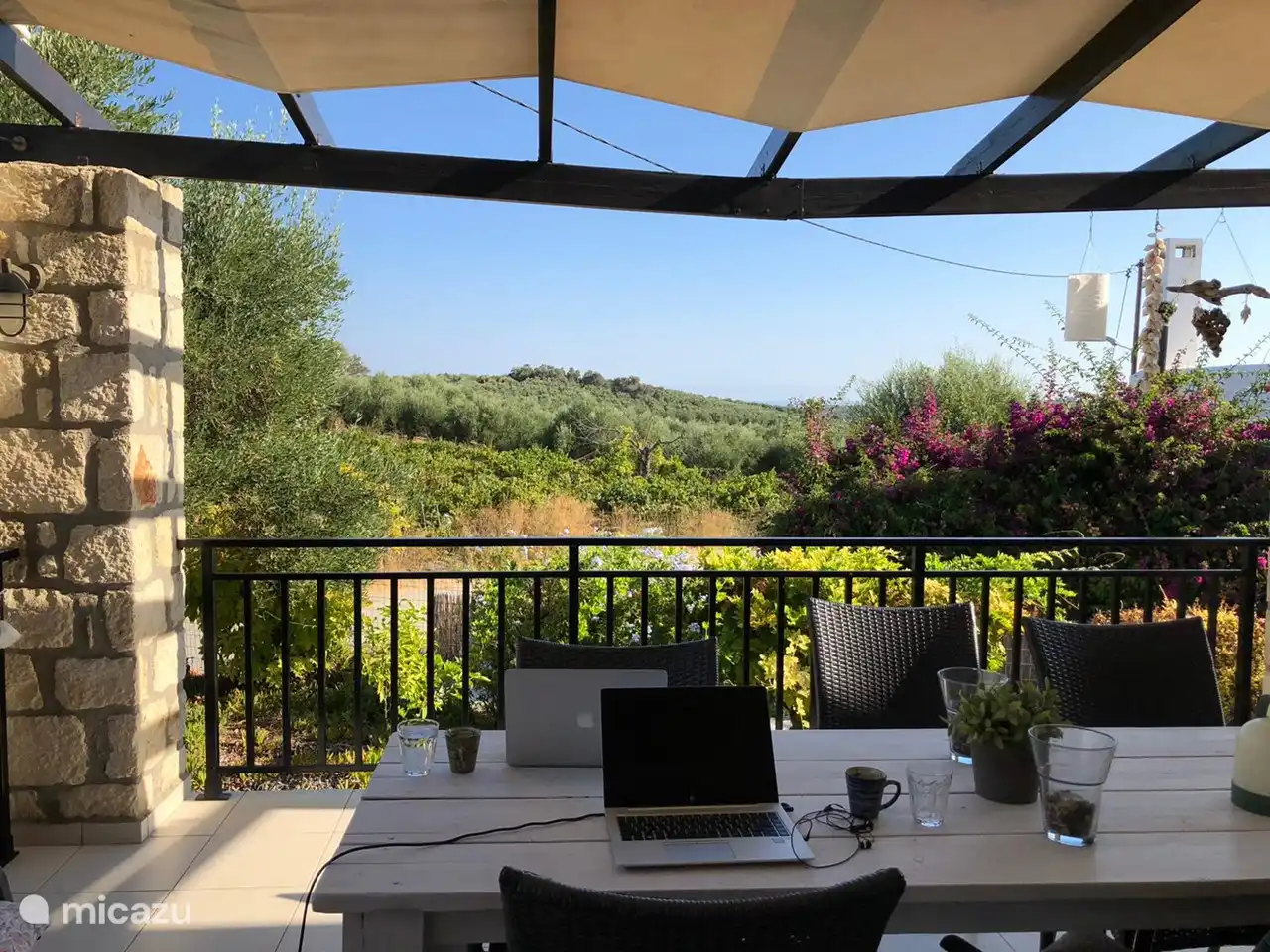 Blick über das Tal von der Veranda