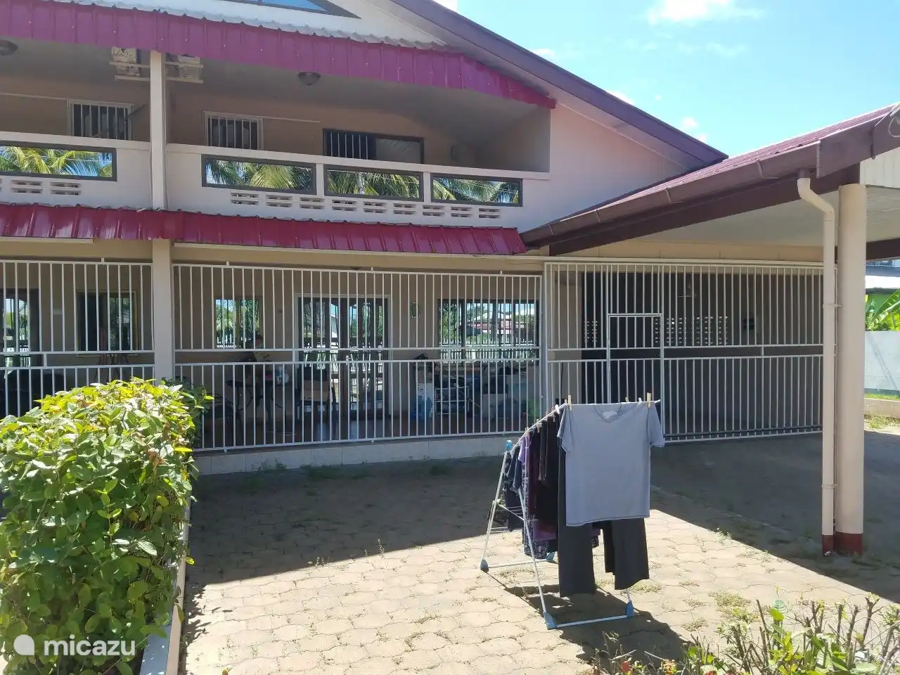 Maison B en plein soleil