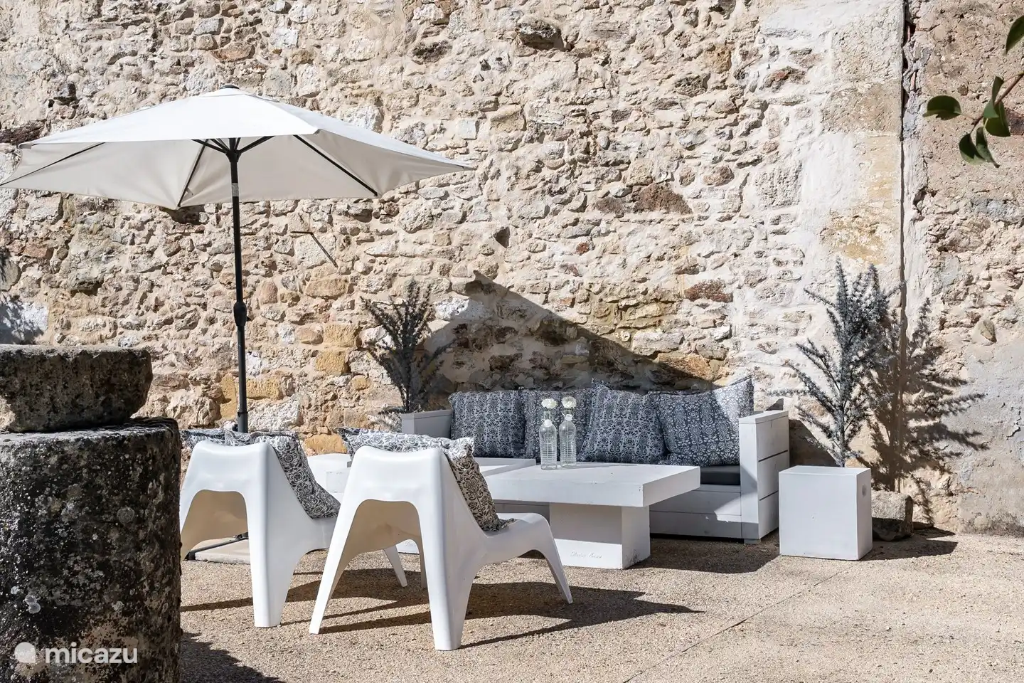 Sitz im hinteren Teil des Hauses