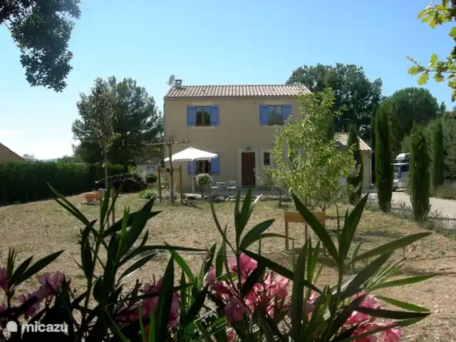 La Pinède : réf. et piscine refroidie | France, Vaucluse, Saint-Saturnin-lès-Apt - villa vue de face