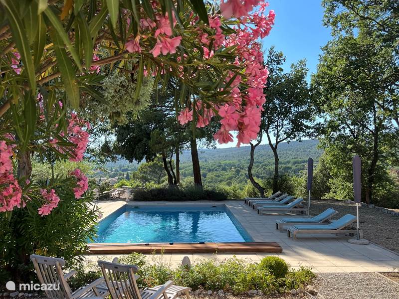 Holiday home in France, Vaucluse, Saint-Saturnin-lès-Apt Villa La Pinède: ref. and cooled pool