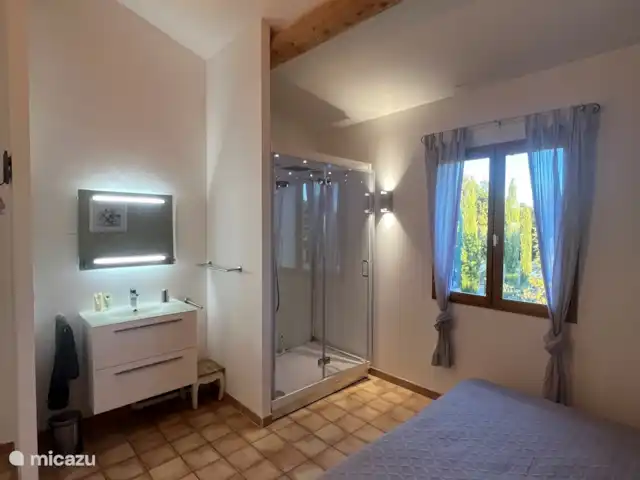 La Pinède : réf. et piscine refroidie | France, Vaucluse, Saint-Saturnin-lès-Apt - villa cabine hammam 140x90 comprenant luminothérapie, jets massants et douche pluie.