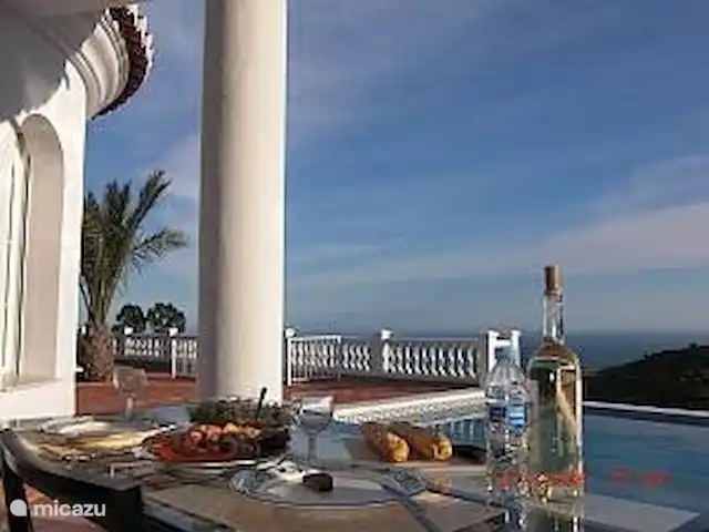 El Ancla huren in Spanje, Andalusië, Sayalonga - villa Lunch en zeezicht
