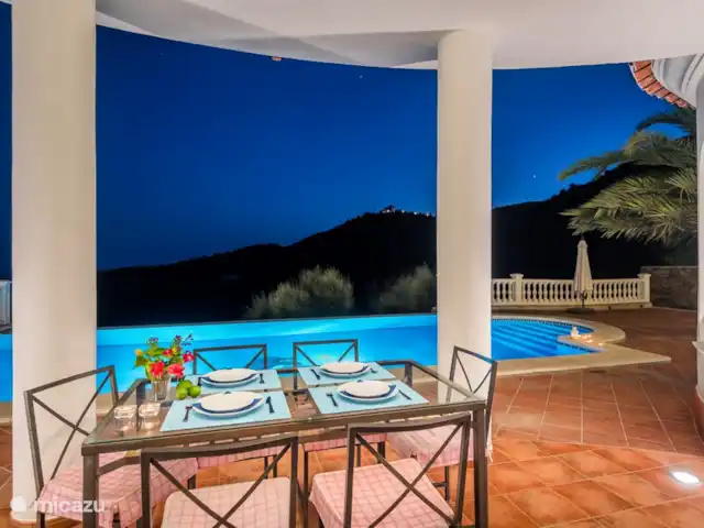 El Ancla huren in Spanje, Andalusië, Sayalonga - villa lunch