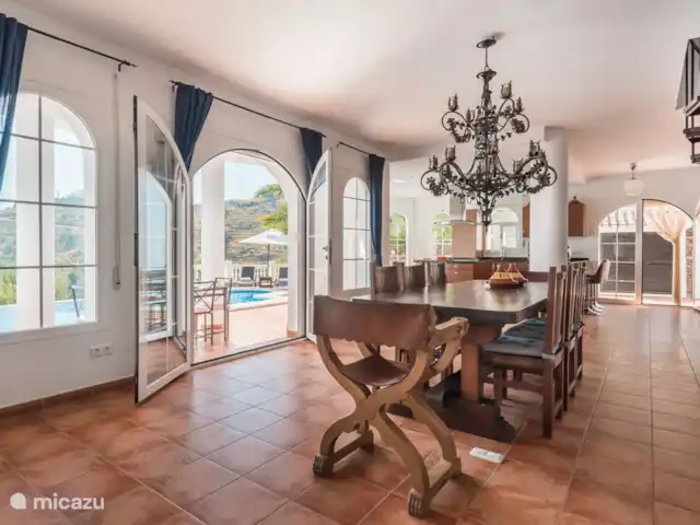 El Ancla huren in Spanje, Andalusië, Sayalonga - villa eetkamer