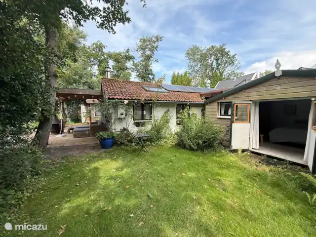 Playa en Países Bajos, Holanda del Norte, Bergen - casa vacacional Dormitorio del pequeño jardín
