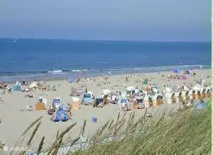 Montagnes au bord de la mer