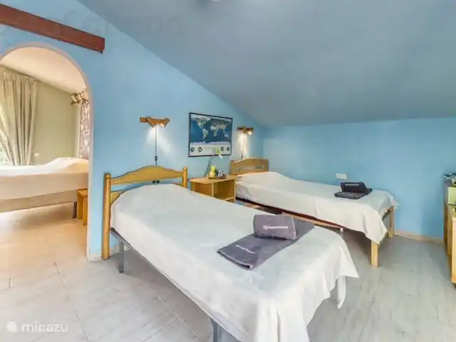 CostaCabana - Villa Geolouk | Espagne, Costa Brava, Vidreres - maison de vacances Coin nuit et coin salon dans 1 des appartements à l'étage