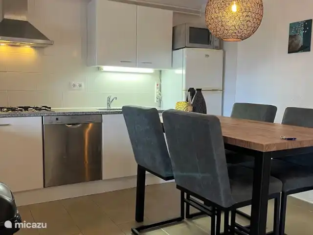 Palmera  | Espagne, Costa Brava, L'Estartit - bungalow La cuisine avec coin repas.