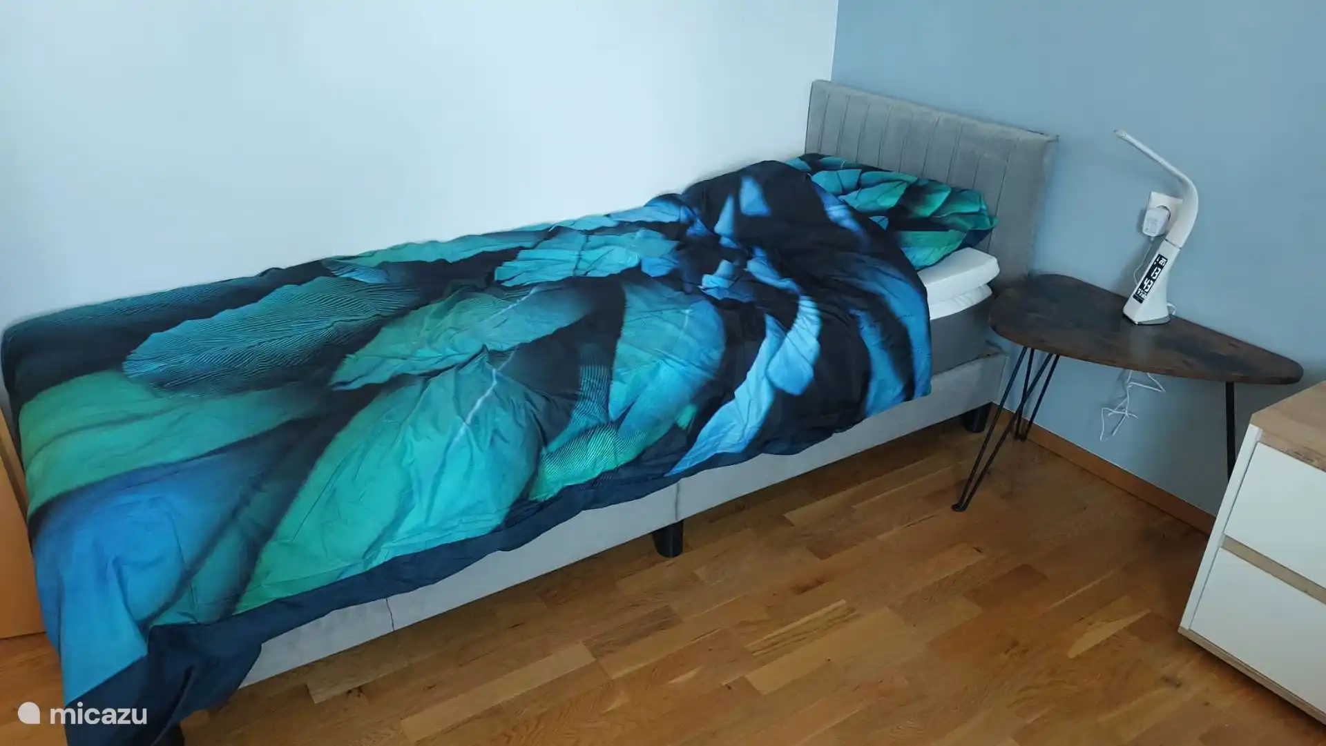 Deuxième chambre avec 2 sommiers.