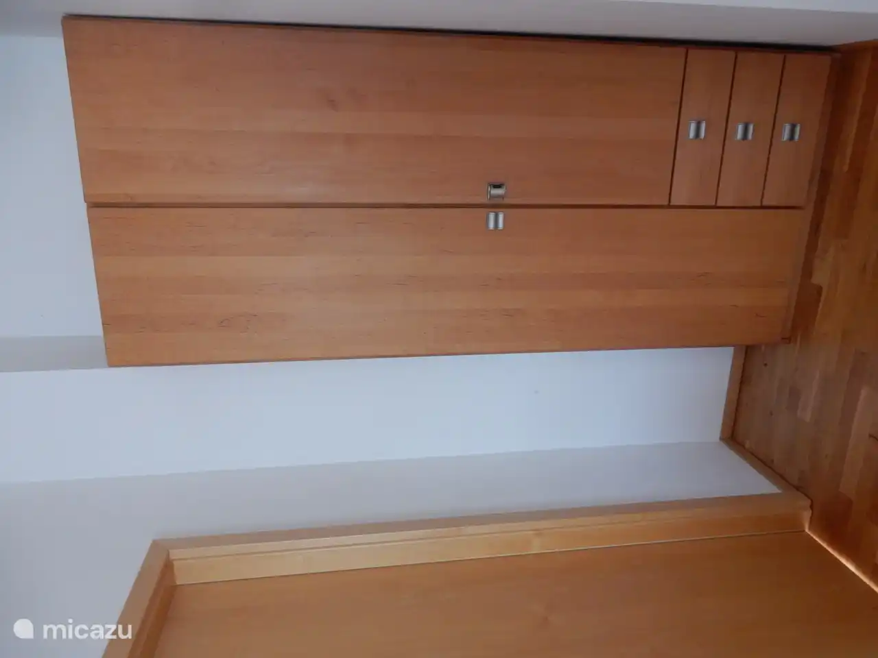 Garde-robe supplémentaire dans le hall à l'étage