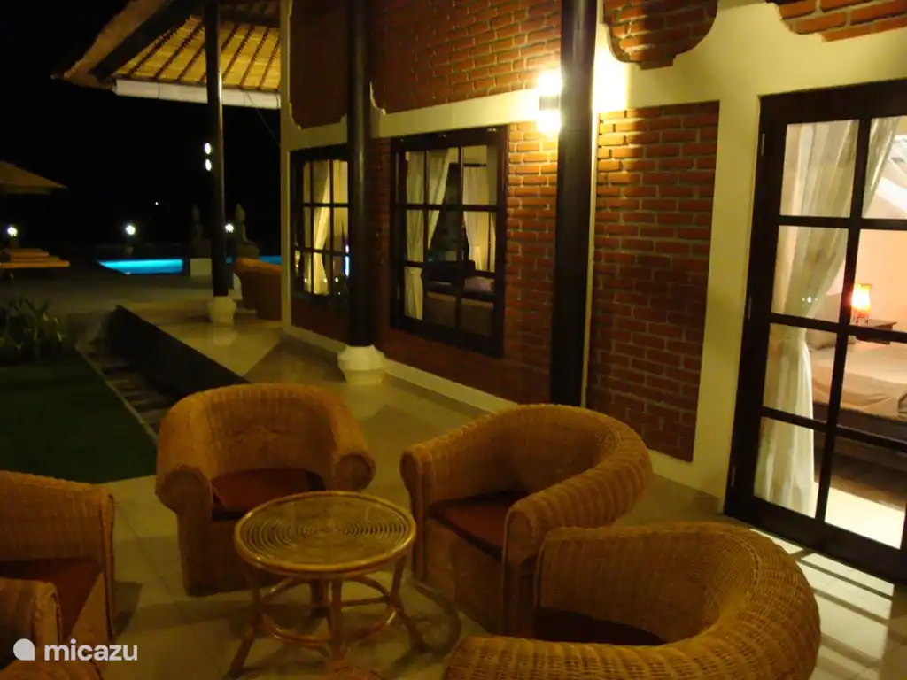 Villa a la luz de la noche