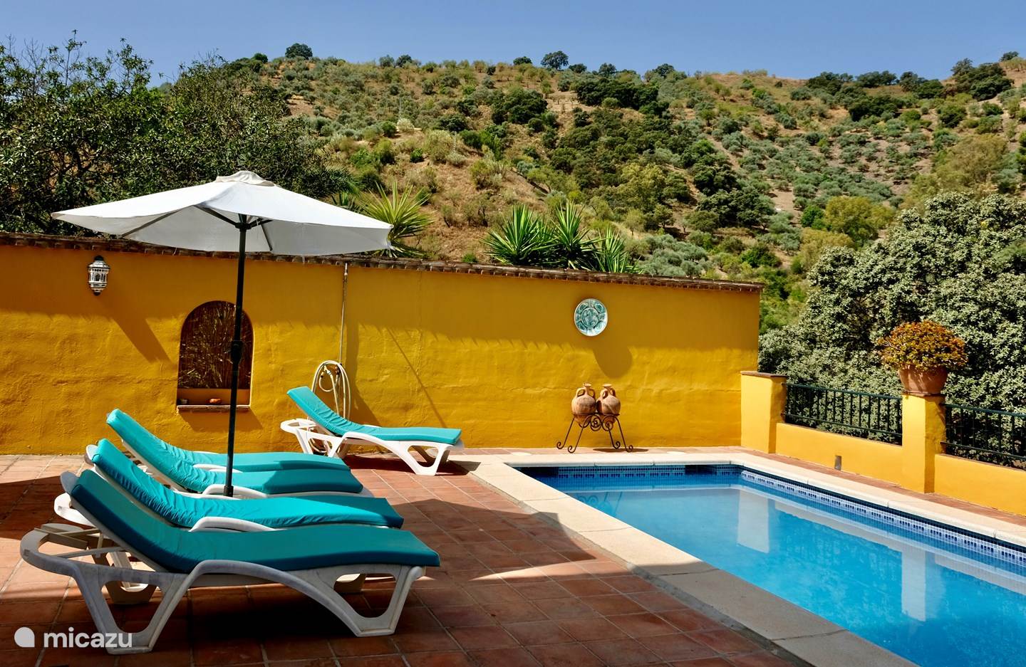 Rent　private　Lola.　in　Comares,　Villa　nature,　Sol.　Micazu　Peace,　Costa　pool　del