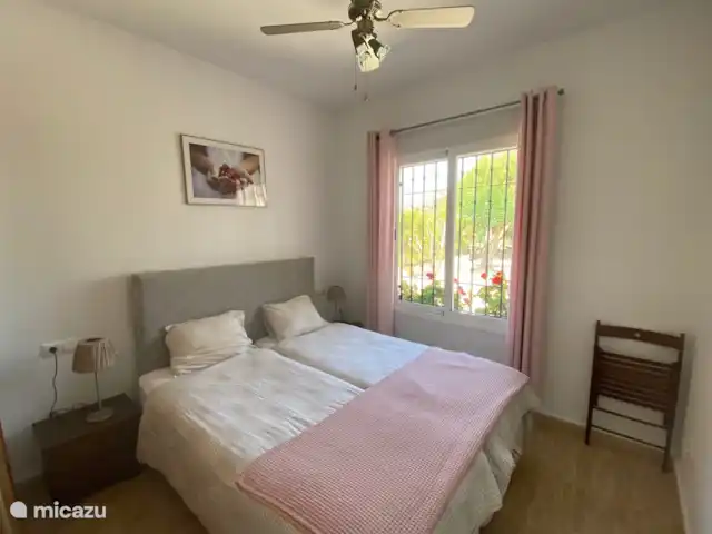 Casa Mirador - Hermosas vistas en España, Costa Cálida, Mazarrón - villa Dormitorio con vista fantástica. Espacio de almacenamiento muy espacioso en el dormitorio y, por supuesto, camas a las que deseará volver.